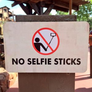 no_selfie_sticks