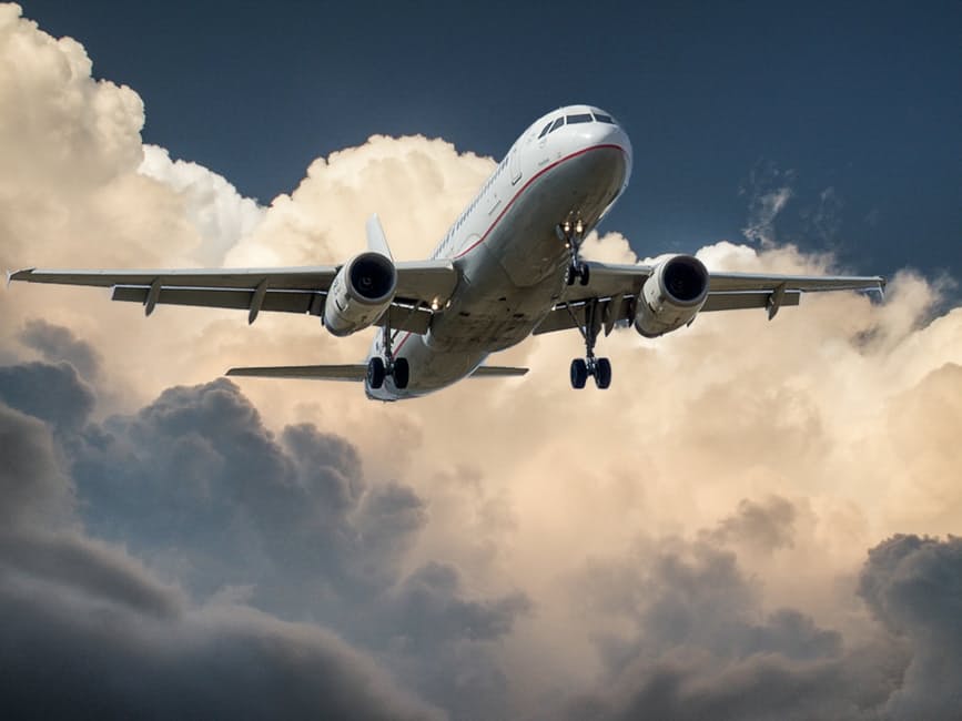 aircraft-jet-landing-cloud-46148-1